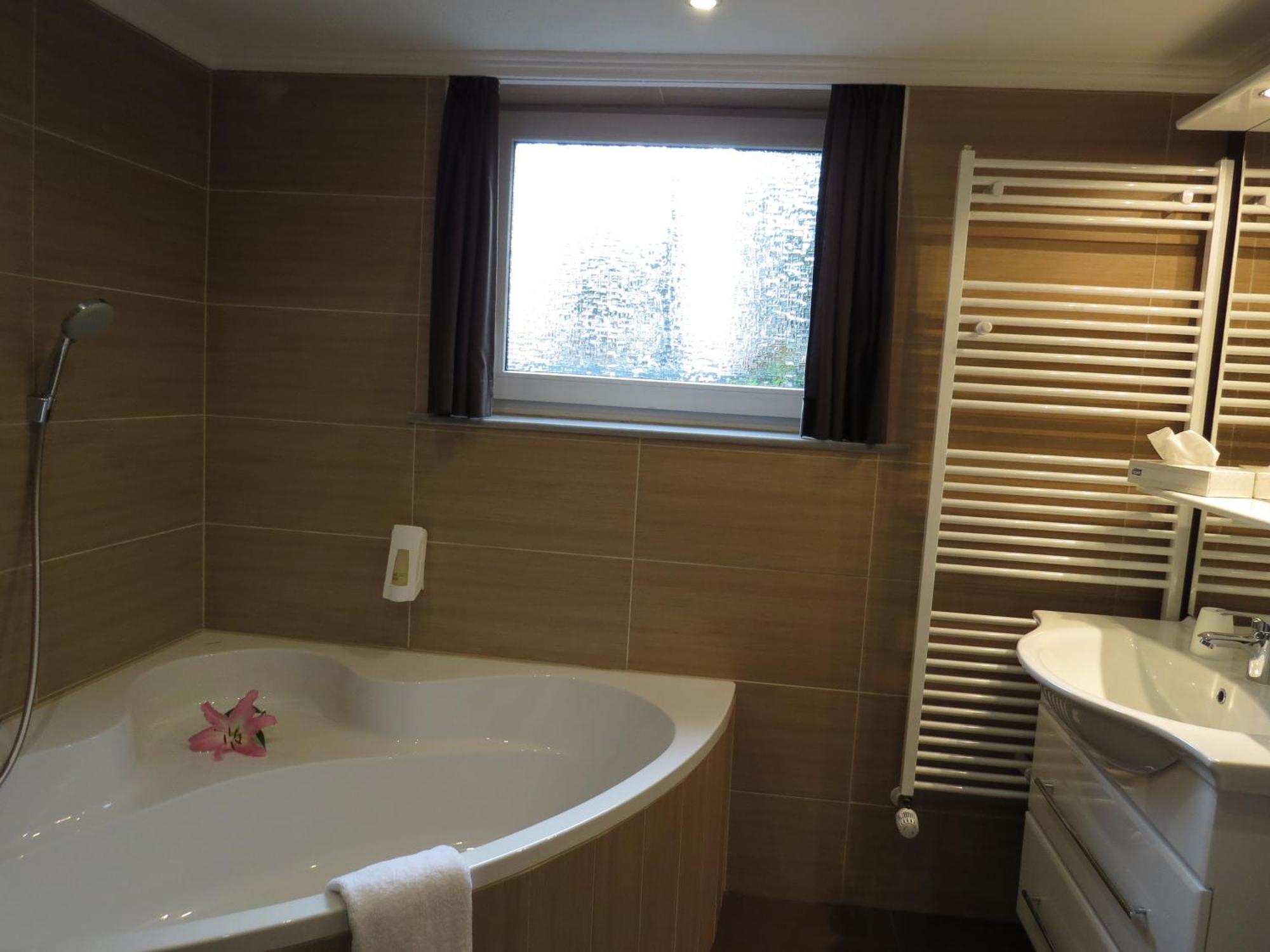 Turmhotel Weserblick BRE Екстериор снимка